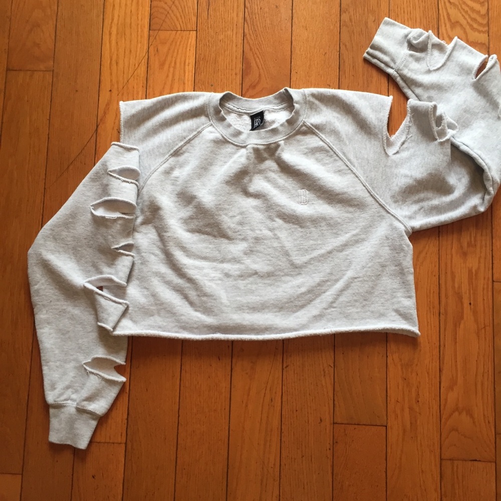 ❌SOLD❌‼️Great finds‼️ crop tee sweatshirt
